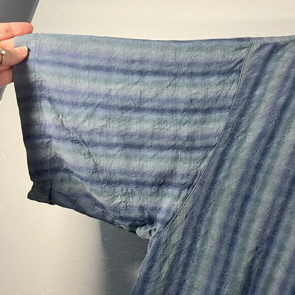 Tommy Bahama 100% Silk Shirt Size Medium Blue Teal Striped Pattern Button Up - Picture 4 of 11
